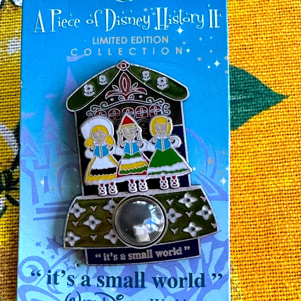 RARE Disney Pin 46980 Piece of Disney History Small World Animatronics LE NWT